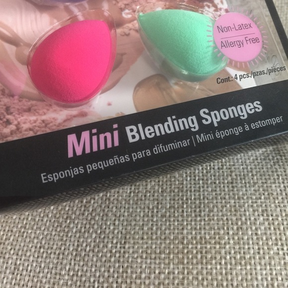 Urban Studio Mini Blending Sponges - Picture 2 of 3